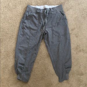 Calvin Klein performance Capri pants